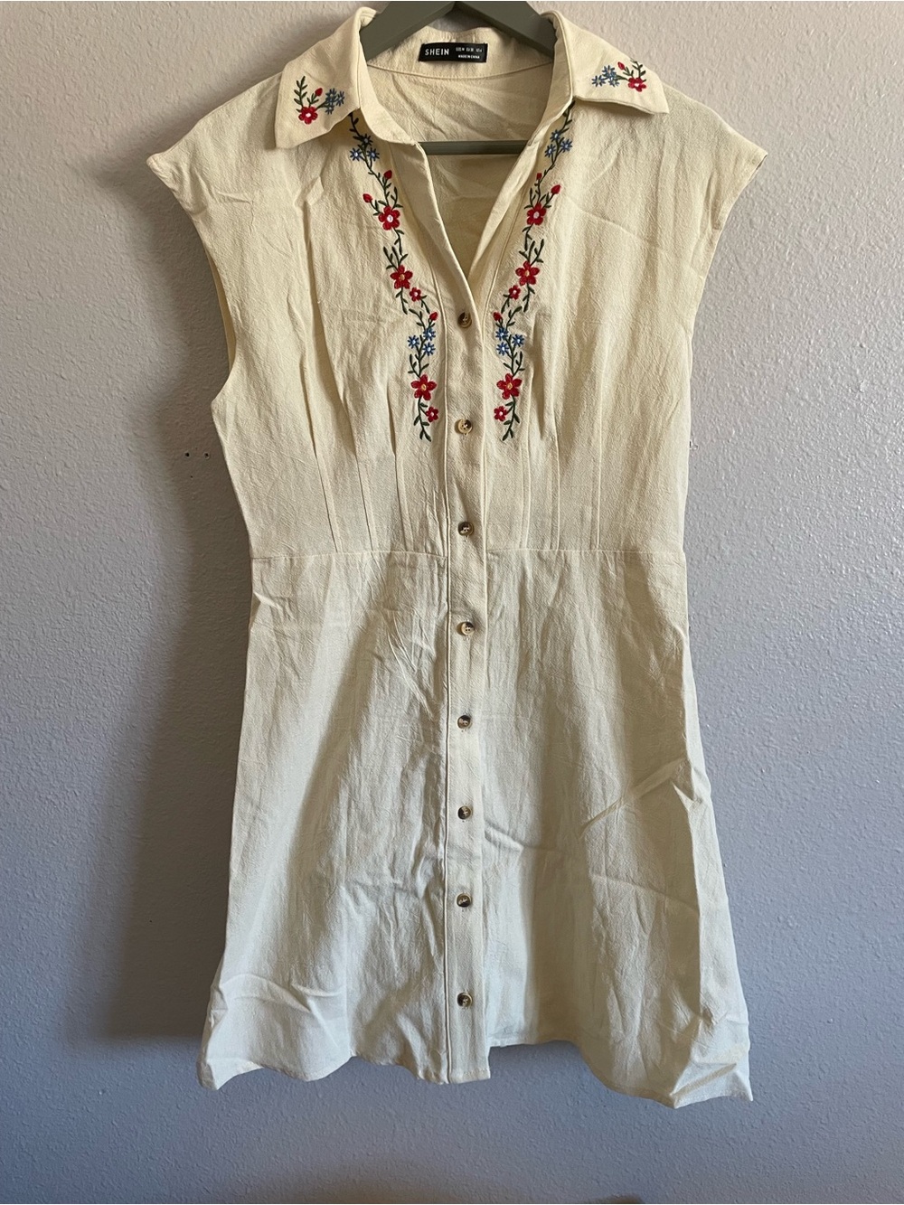 SHEIN Cream Sleeveless Button-Front Mini Dress with Red & Blue Floral Embroidery